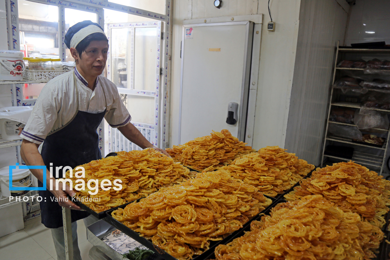 کارگاه پخت زولبیا و بامیه