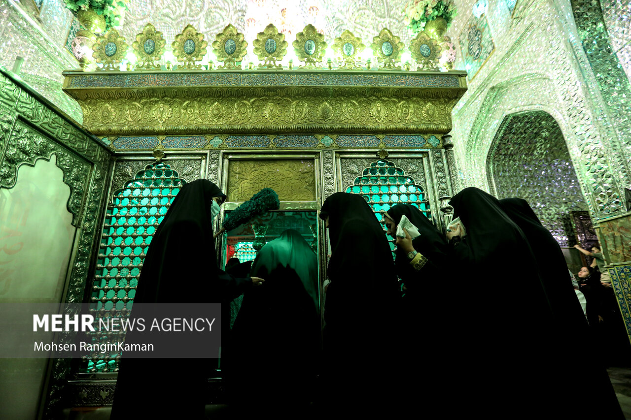 ضریح مطهر آستان مقدس امامزاده صالح (ع)