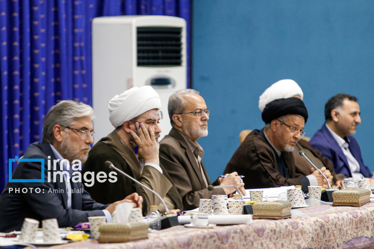 جلسه شورای عالی انقلاب فرهنگی