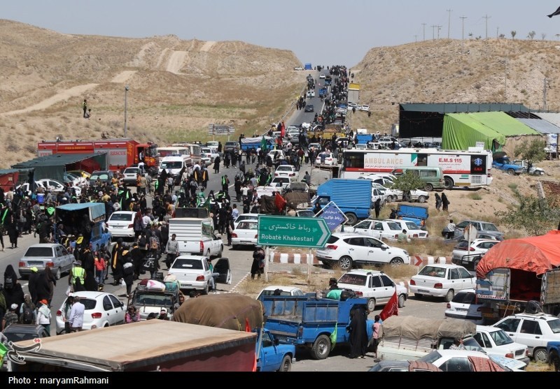 خدمت رسانی در قلب مسیر پیاده روی