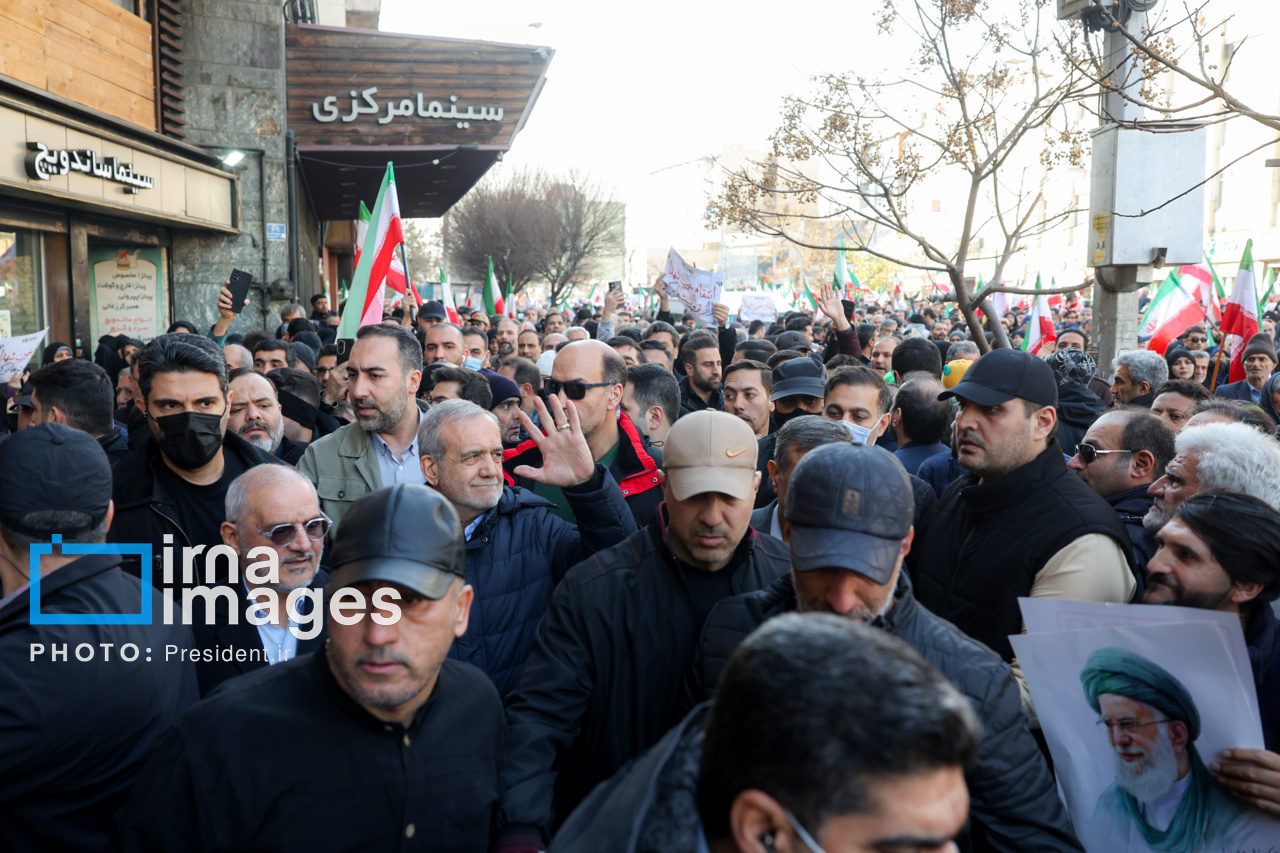 حضور مسئولان در تجمع همبستگی ملی در تهران