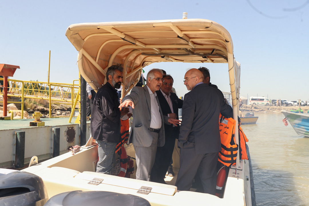  بازدید قالیباف از جزیره آشوراده