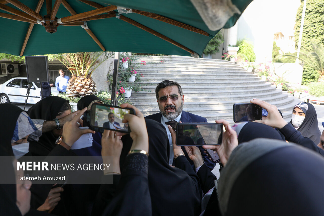 حاشیه جلسه هیئت دولت