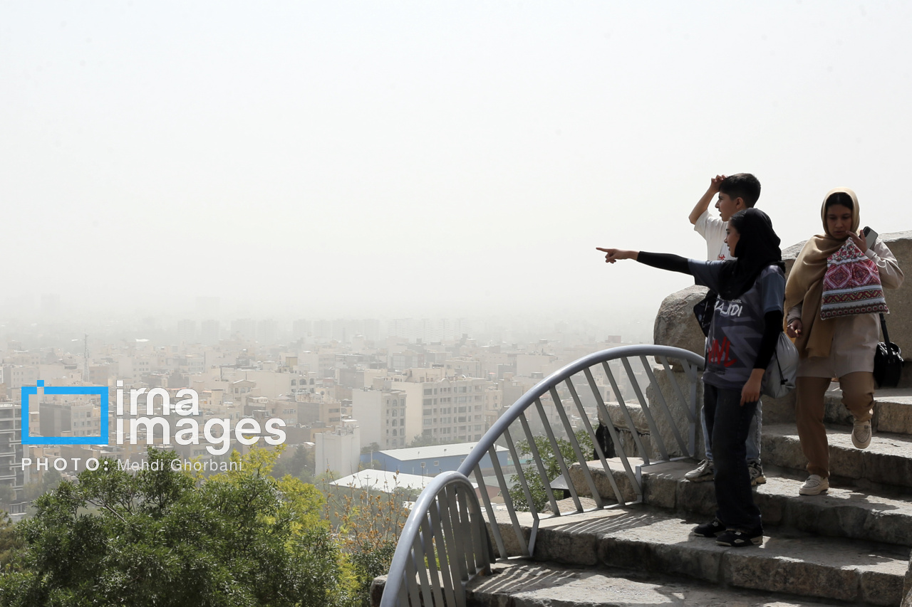 گرد و غبار در آسمان مشهد