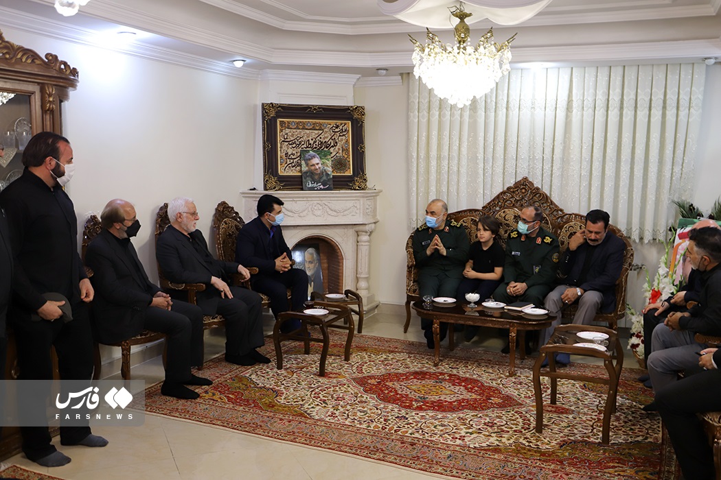 دیدار فرمانده کل سپاه با خانواده شهید صیادخدایی