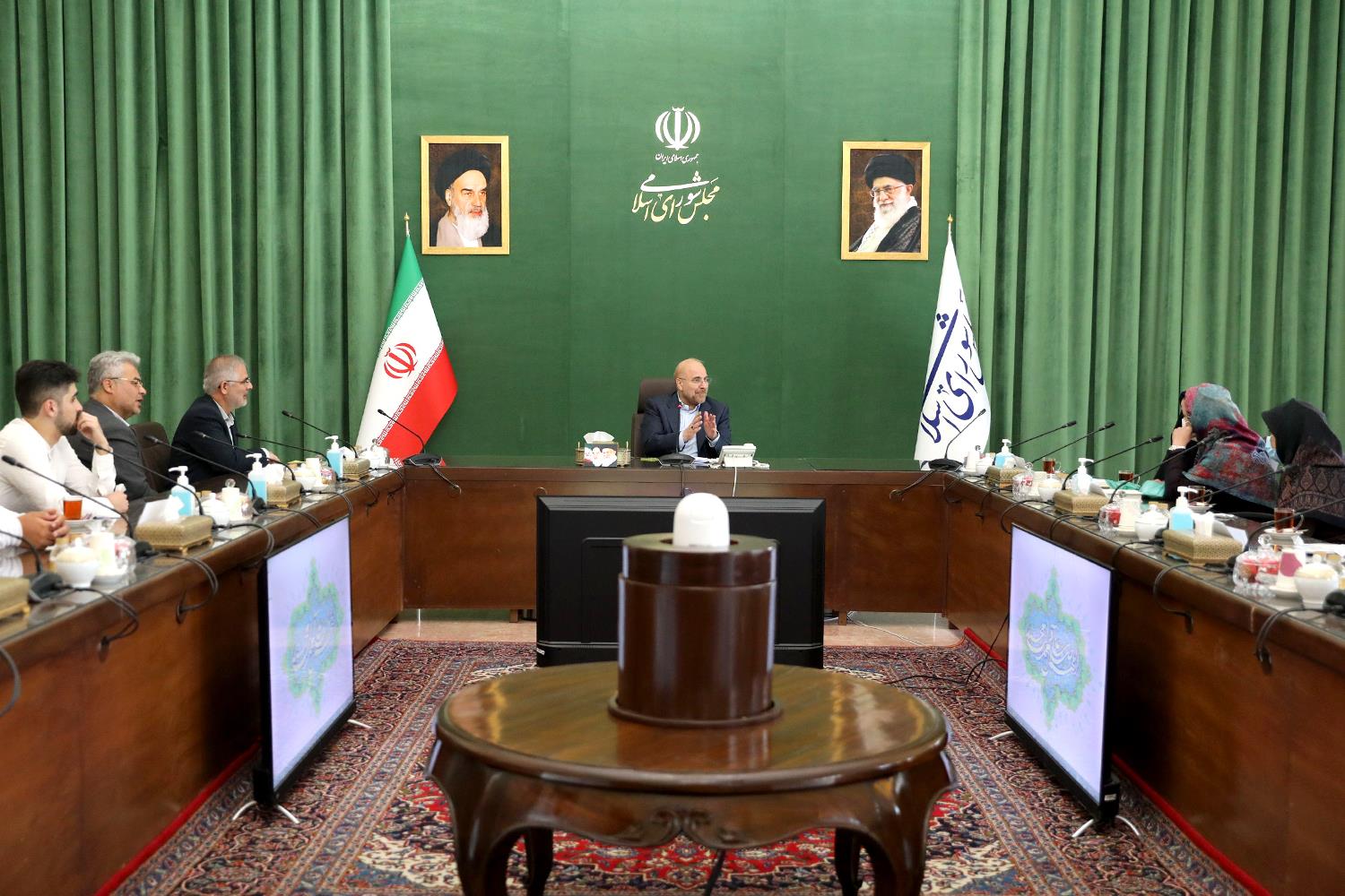 دیدار خانواده‌های جهادگران جانباخته در سیل گلستان با رئیس مجلس