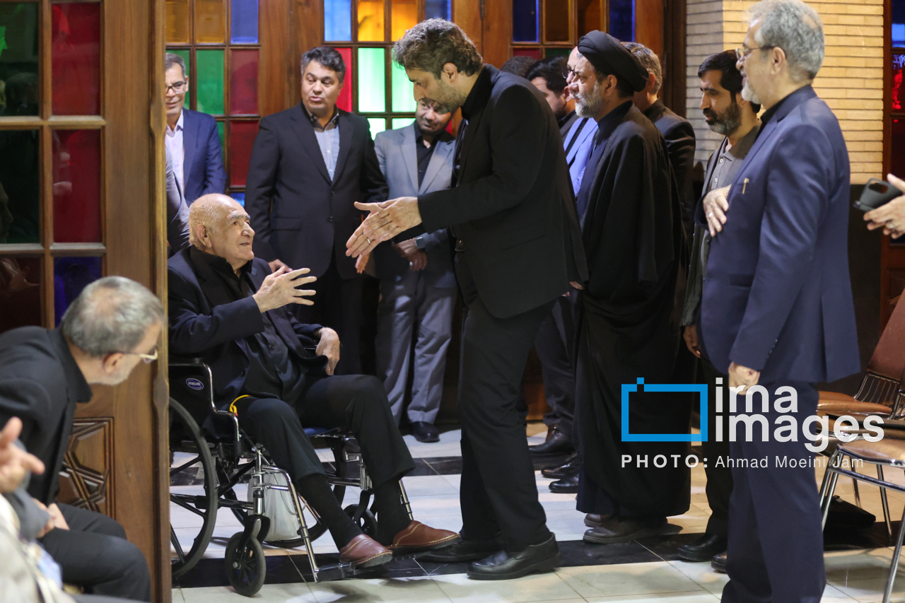 حضور پزشکیان در مراسم ترحیم مادر معاون ارتباطات دفتر رئیس جمهور