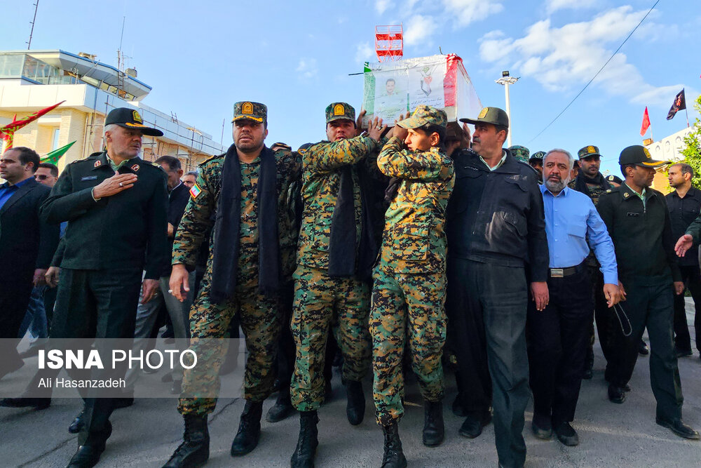 استقبال از پیکر شهید مدافع امنیت ستوان سوم هادی زارع باغبیدی در یزد