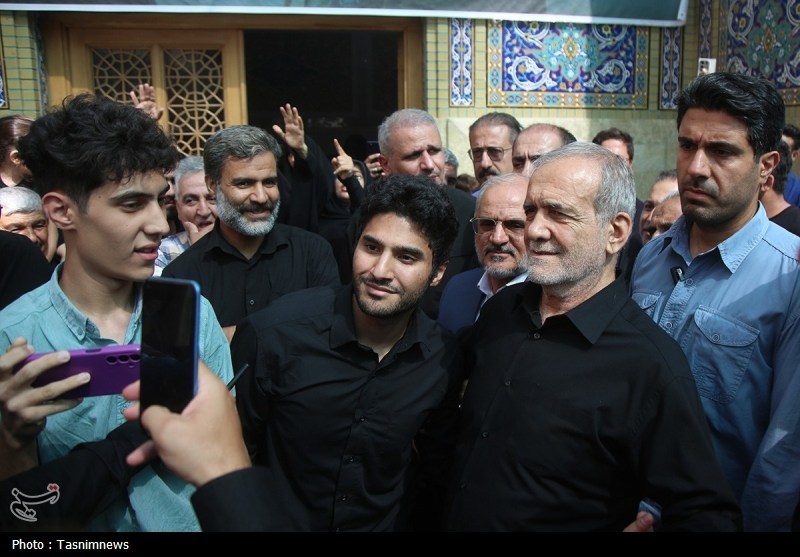 رئیس‌جمهور به زیارت حرم حضرت معصومه(س) مشرف شد