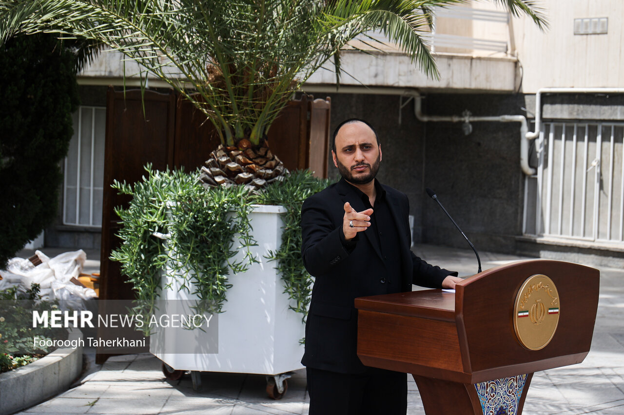 حاشیه جلسه هیئت دولت