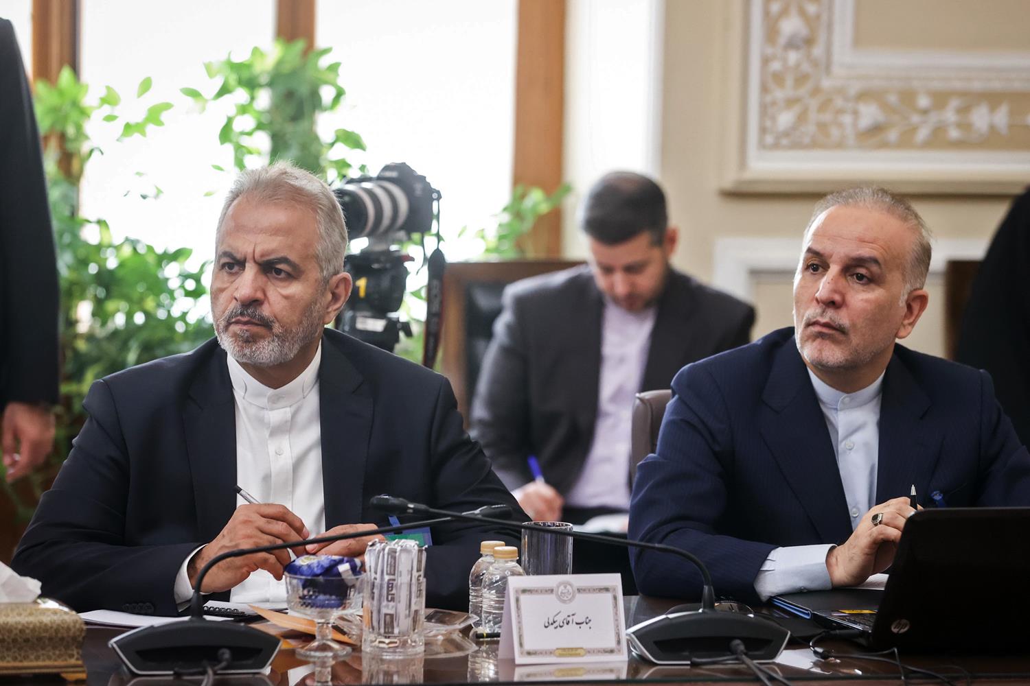 مراسم استقبال رسمی، دیدار رؤسای مجالس و نشست دوجانبه هیأت‌های ایران و ویتنام