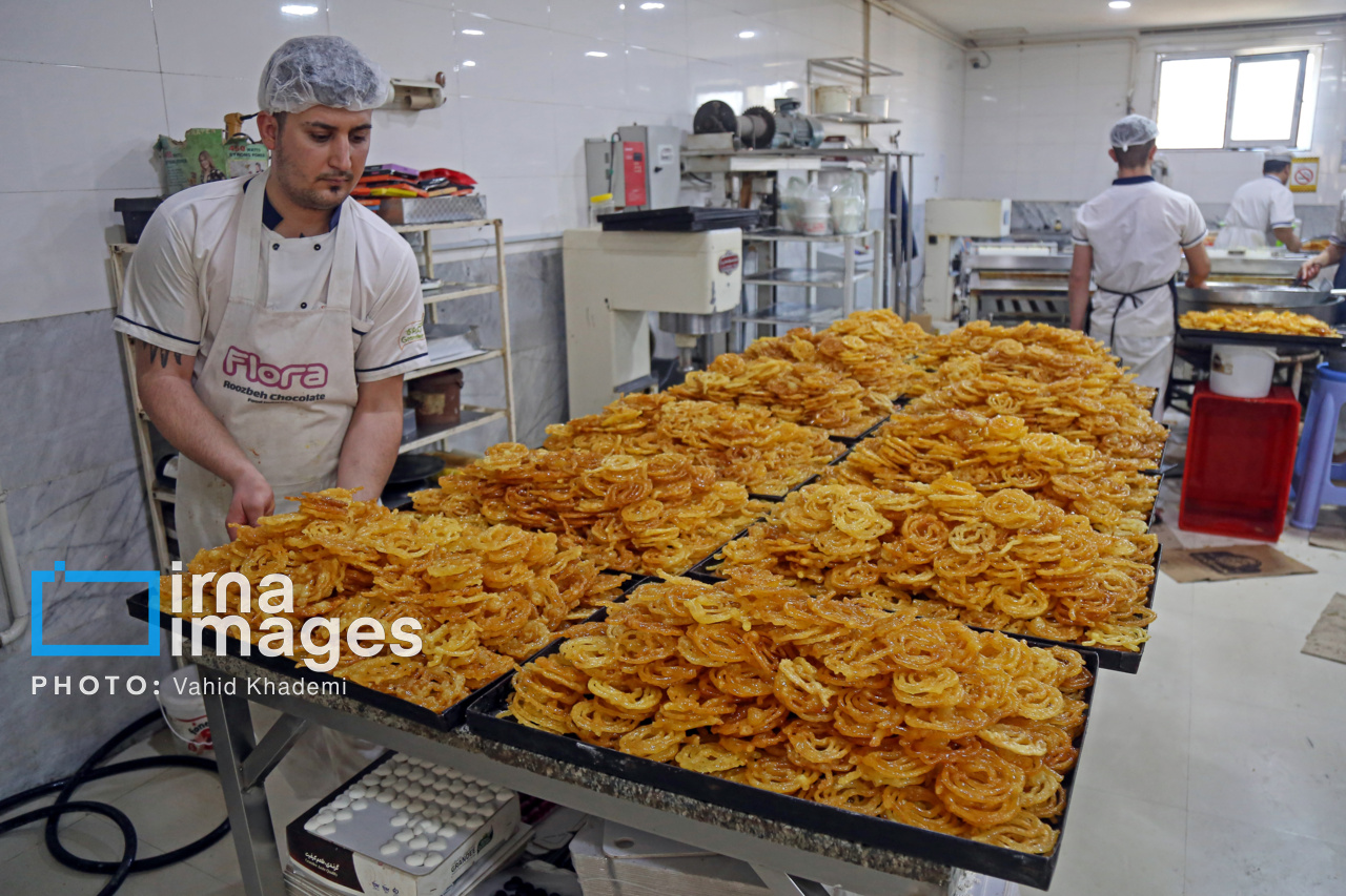 کارگاه پخت زولبیا و بامیه