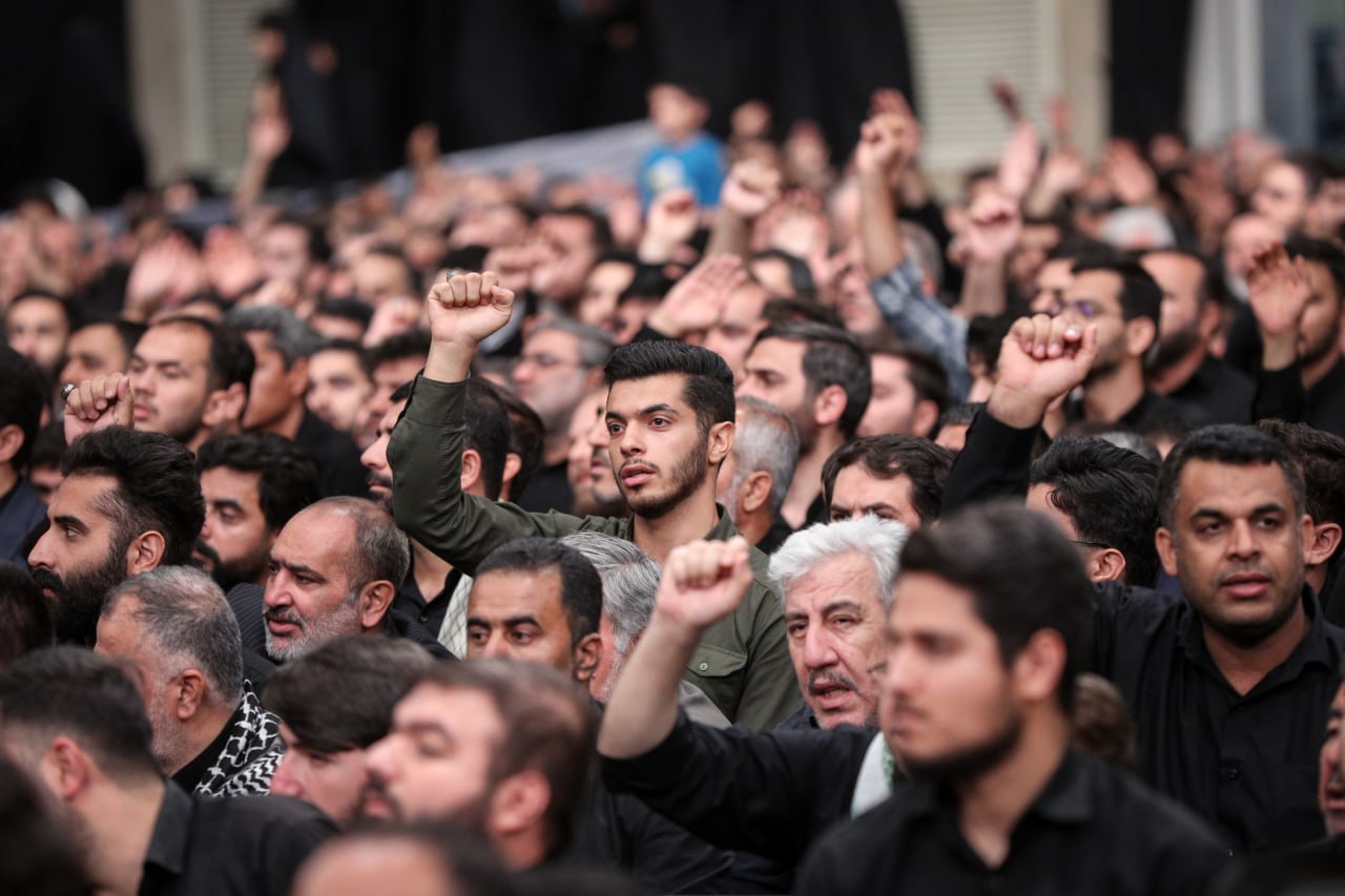 عزاداری شب تاسوعا در حسینیه امام خمینی