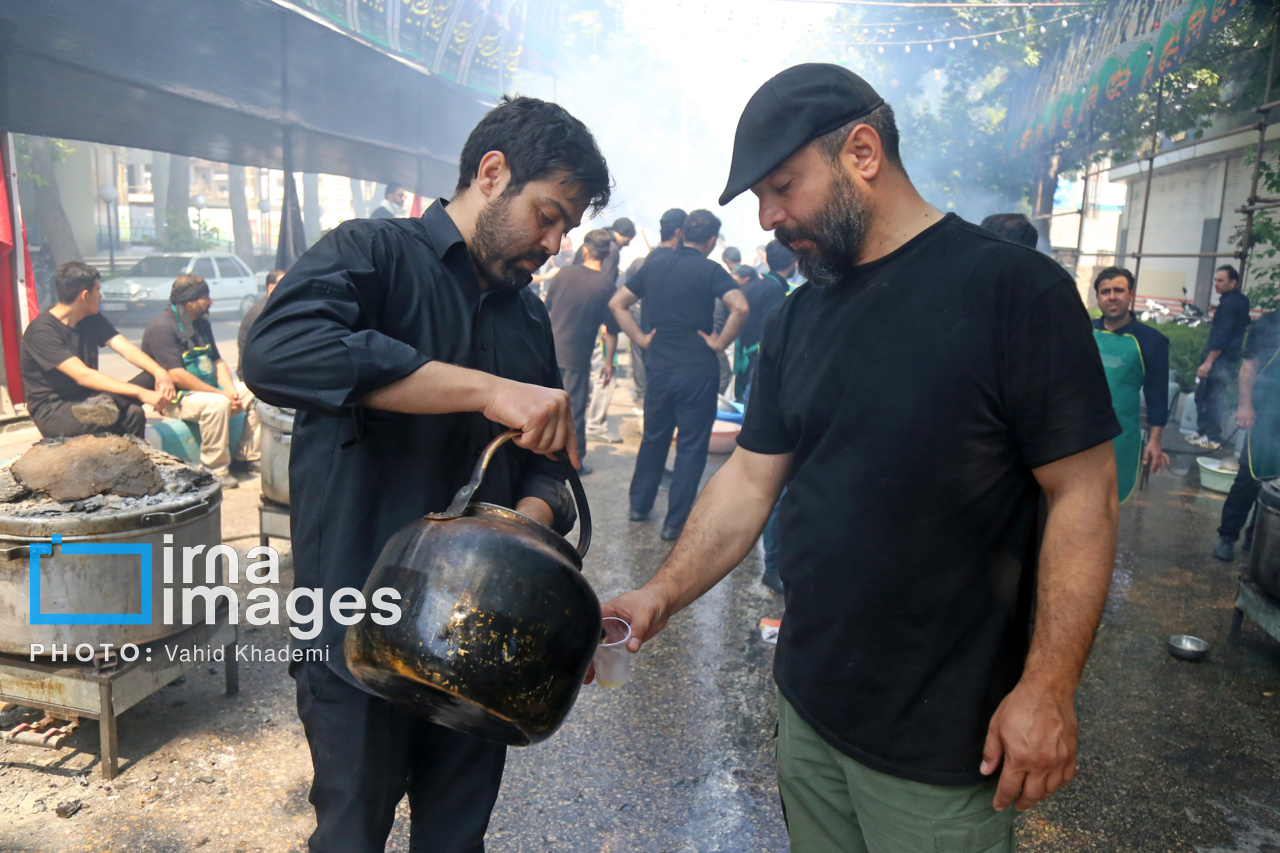 طبخ و توزیع ۷۲ دیگ غذای نذری