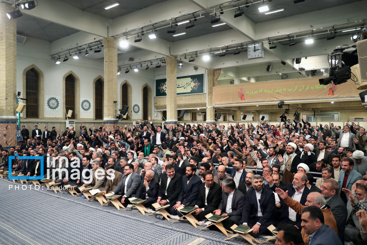 رهبر انقلاب در محفل قرآنی