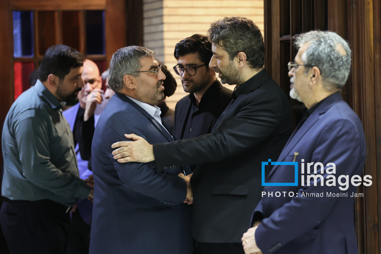 حضور پزشکیان در مراسم ترحیم مادر معاون ارتباطات دفتر رئیس جمهور