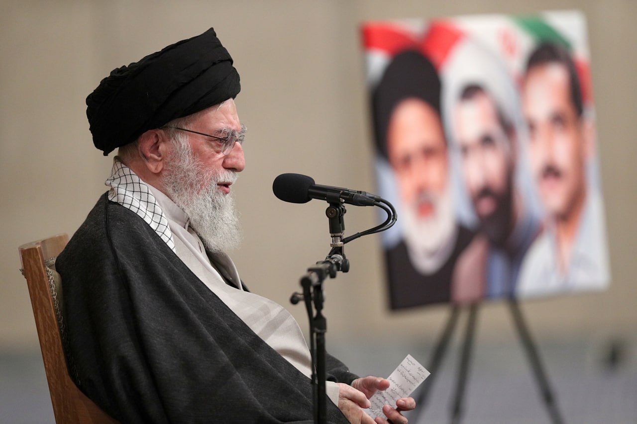 دیدار رئیس‌جمهور و هیأت وزیران با رهبر انقلاب