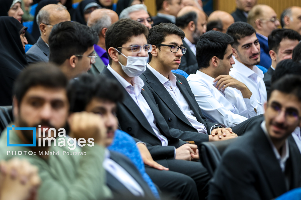تجلیل از مدال آوران المپیاد ۲۰۲۵ 