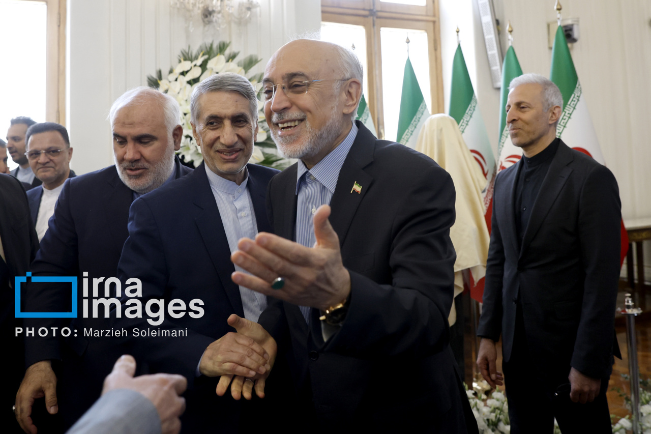 رونمایی از سردیس شهید امیرعبداللهیان در وزارت خارجه