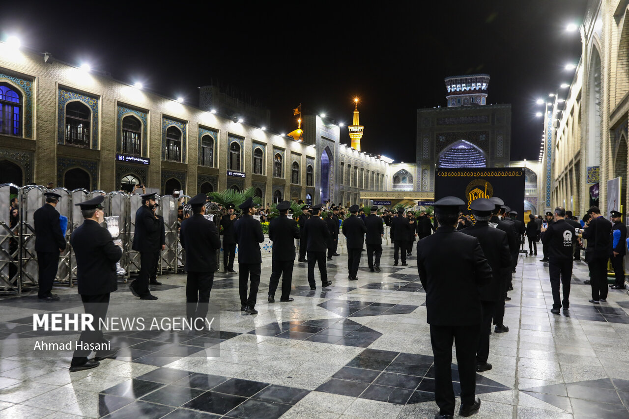 شام غریبان حسینی در حرم مطهر امام رضا(ع)