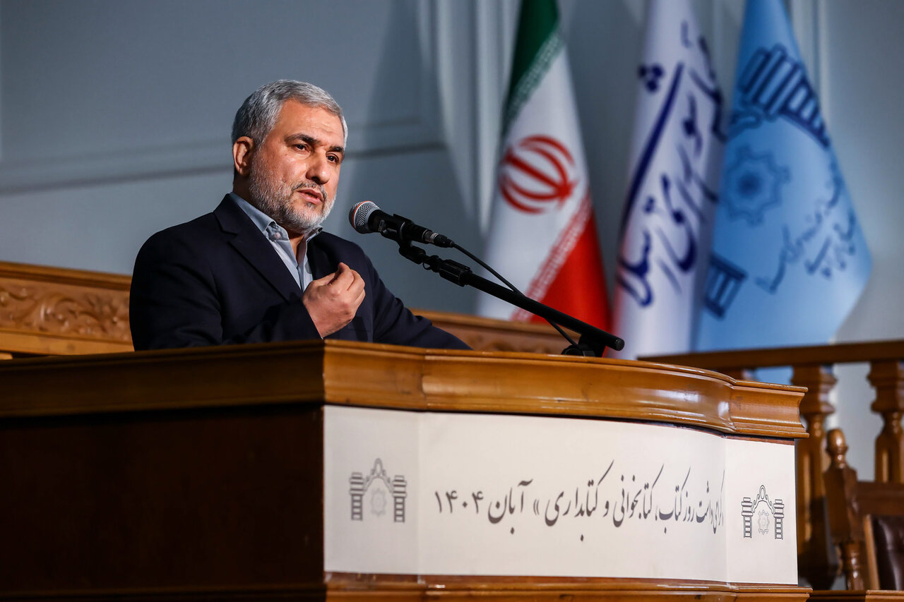 آئین گرامیداشت روز کتاب و کتابخوانی با حضور قالیباف