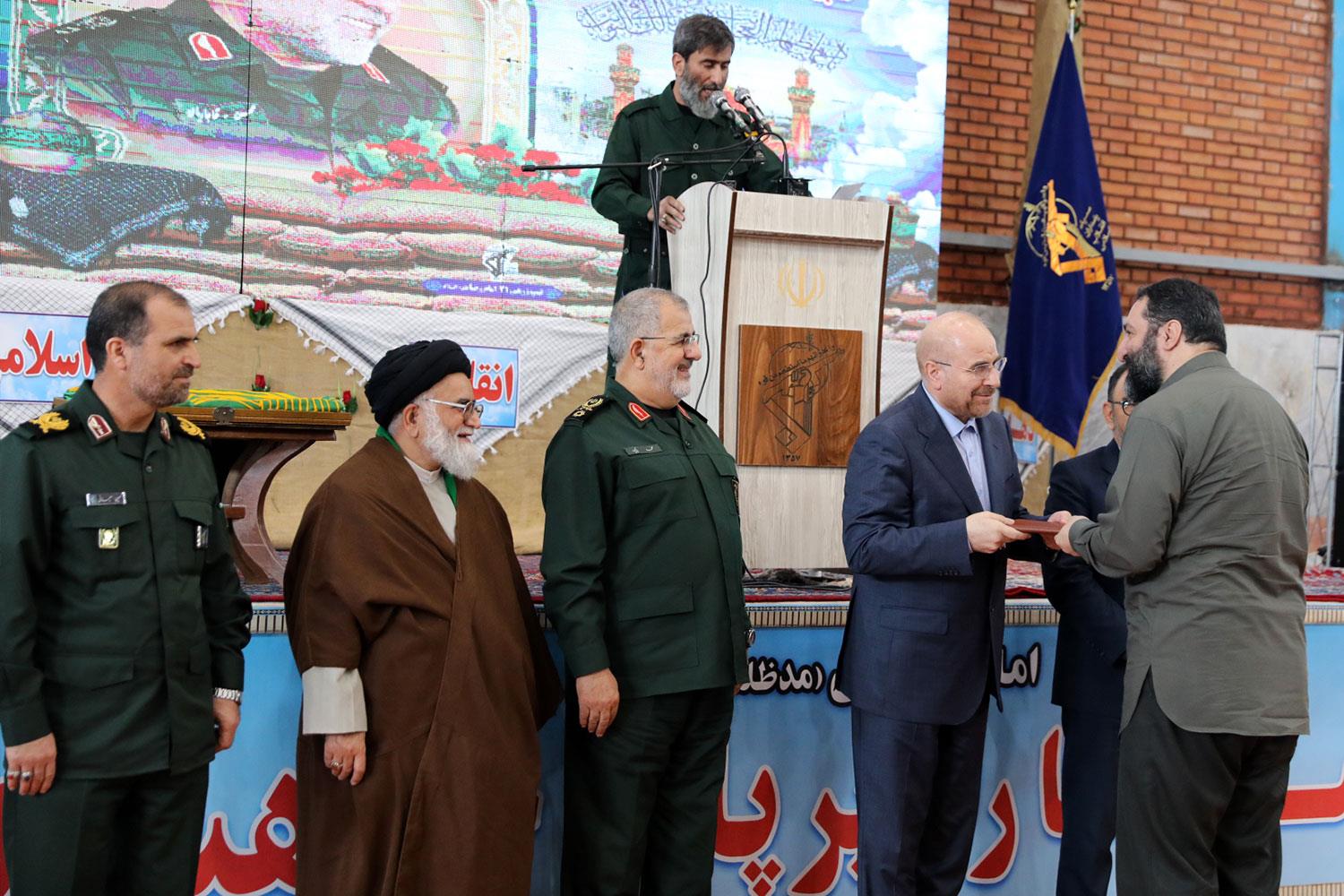 حضور قالیباف در یادواره ۲۴۰۰ شهید نیشابور