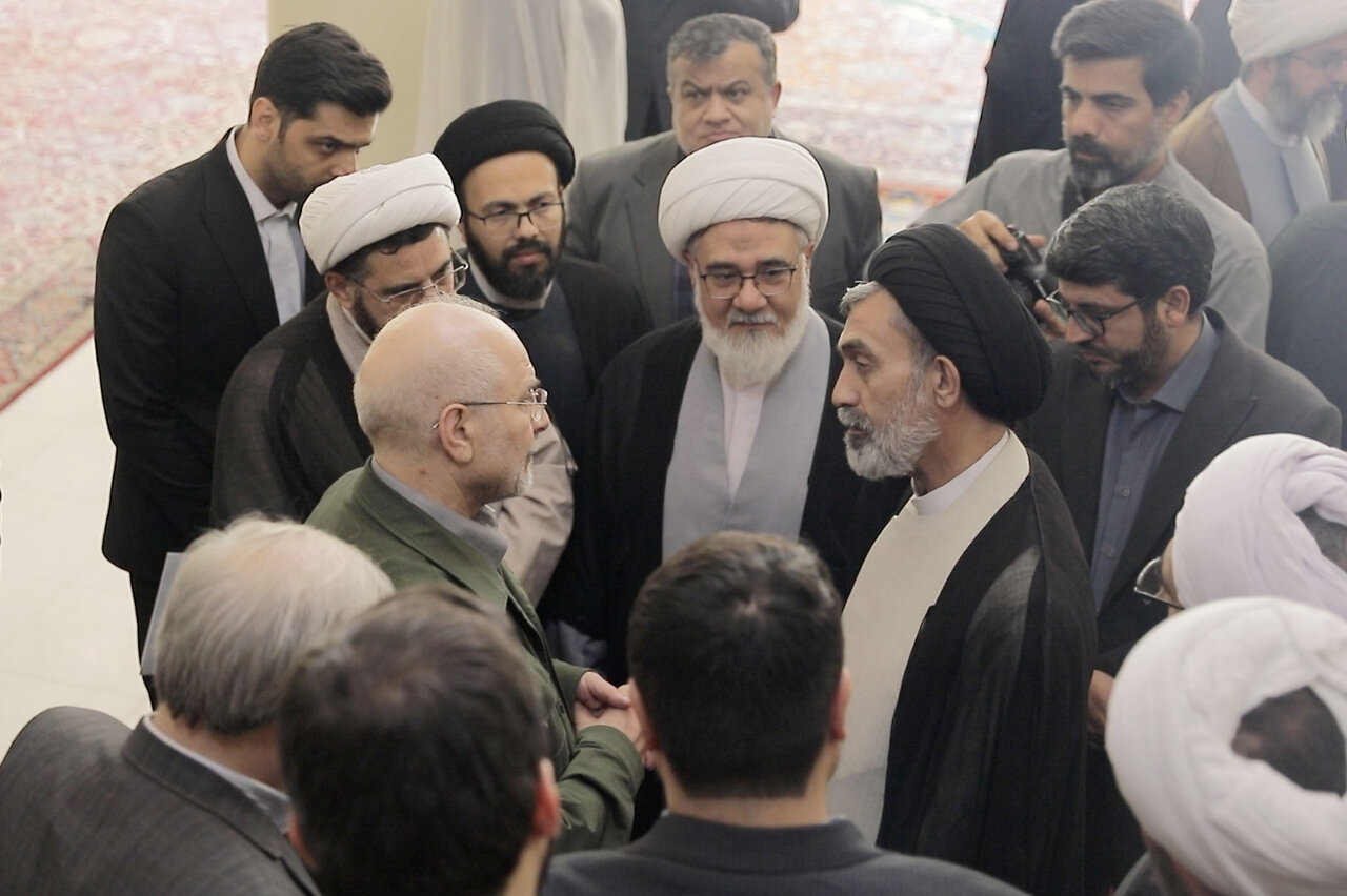 دیدار هیات علمی مرکز تحقیقات اسلامی مجلس با قالیباف