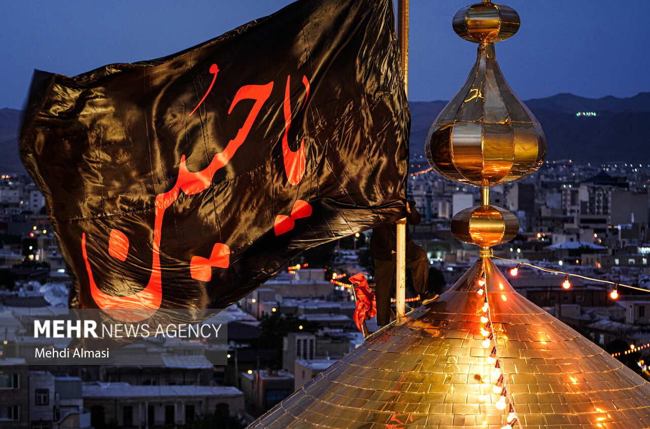 آیین تعویض پرچم حسینیه اعظم زنجان