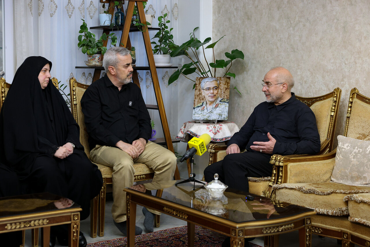 دیدار قالیباف با خانواده شهید باقری