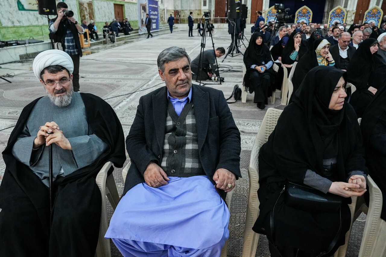 تجدید میثاق رئیس مجلس و نمایندگان با آرمان‌های امام(ره)