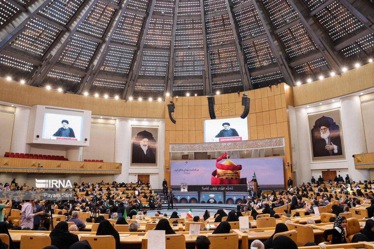 مراسم بزرگداشت شهدای مدافع حرم با حضور رئیسی