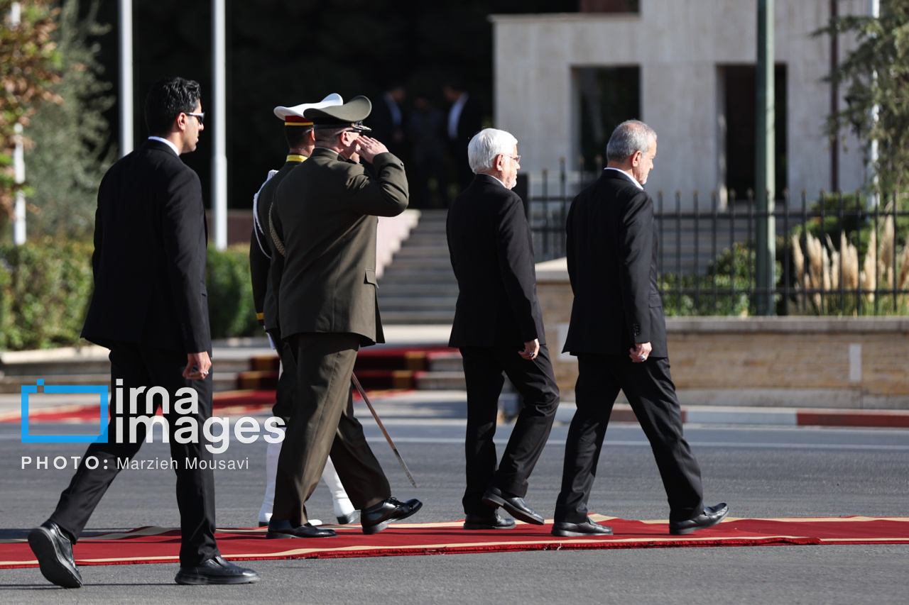 بدرقه رئیس‌جمهور به چین