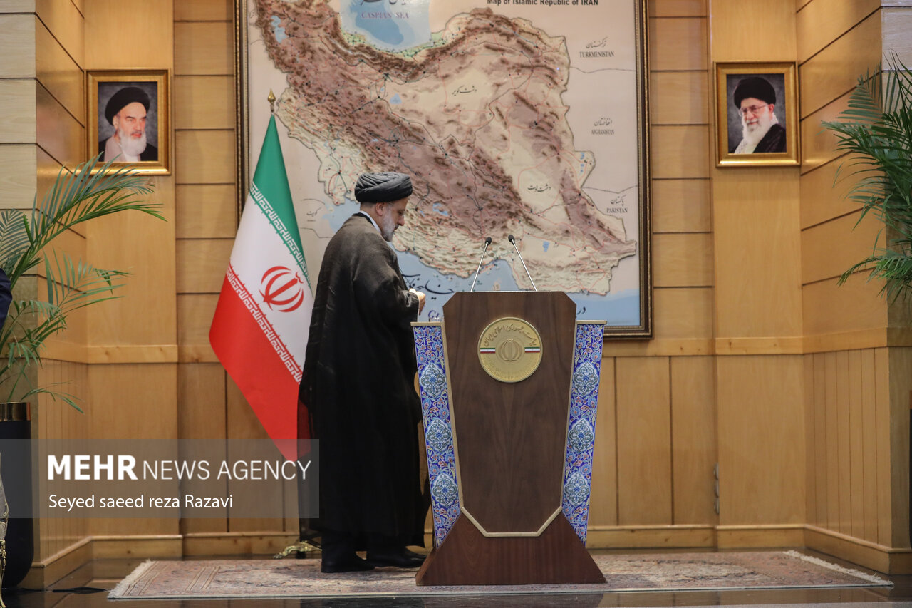 بدرقه رئیس جمهور به اندونزی