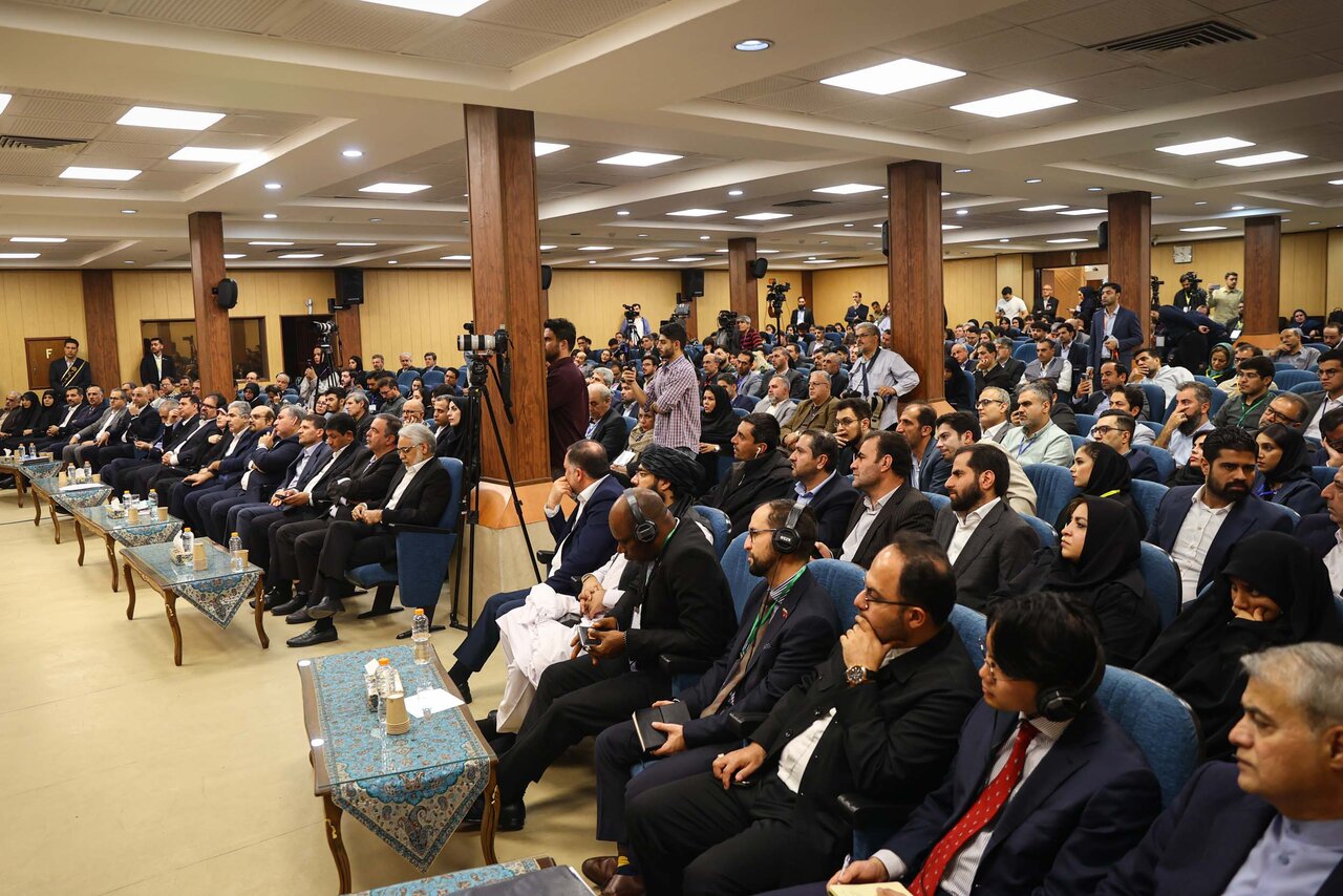 حضور قالیباف در همایش بین‌المللی صنعت نفت و گاز 