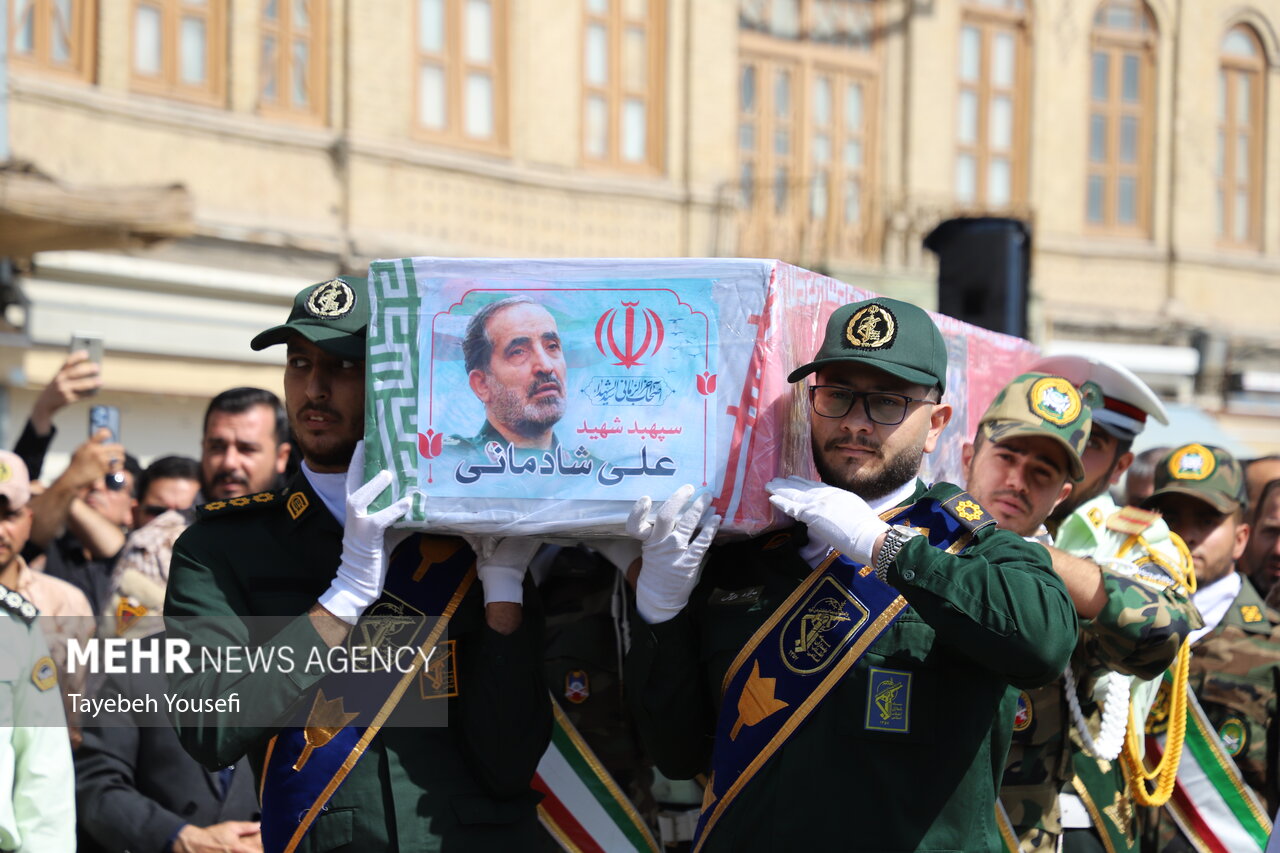 تشییع و خاکسپاری پیکر سردار شهید «علی شادمانی» 