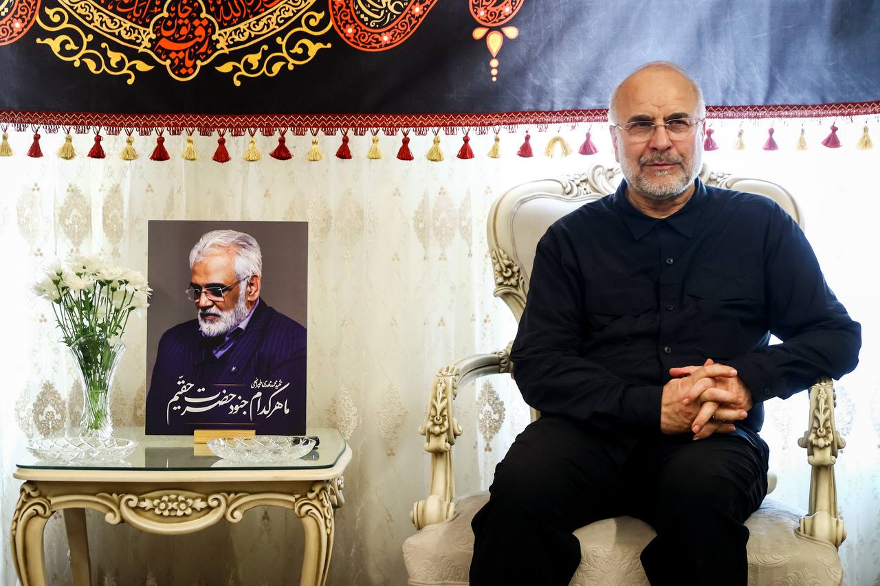 حضور قالیباف در منزل شهید محمدمهدی طهرانچی