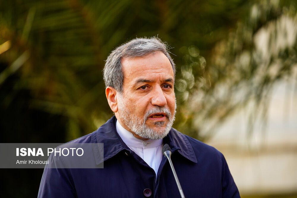 اعضای هیئت دولت در جمع خبرنگاران