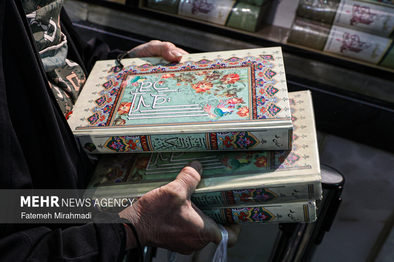 جزء خوانی قرآن کریم در حرم  عبدالعظیم 