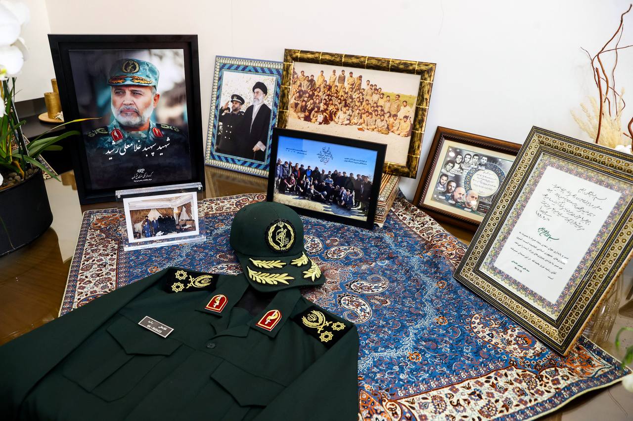 حضور قالیباف در منزل سپهبد شهید غلامعلی رشید 