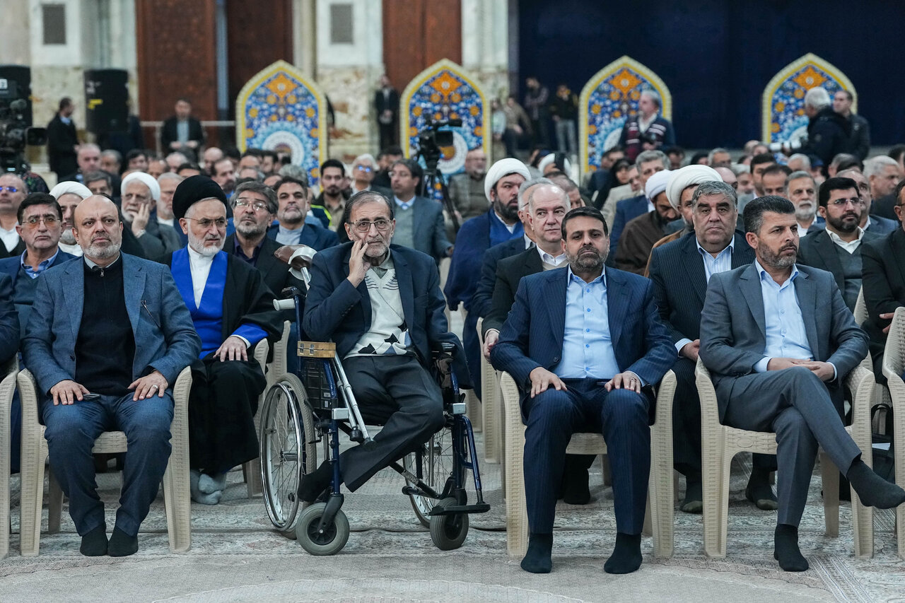 تجدید میثاق رئیس مجلس و نمایندگان با آرمان‌های امام(ره)