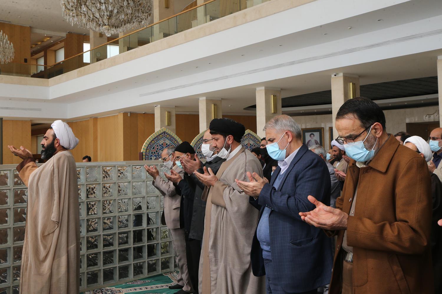 تقدیر از خانواده شهید محمدی شهید امر به معروف با حضور قالیباف