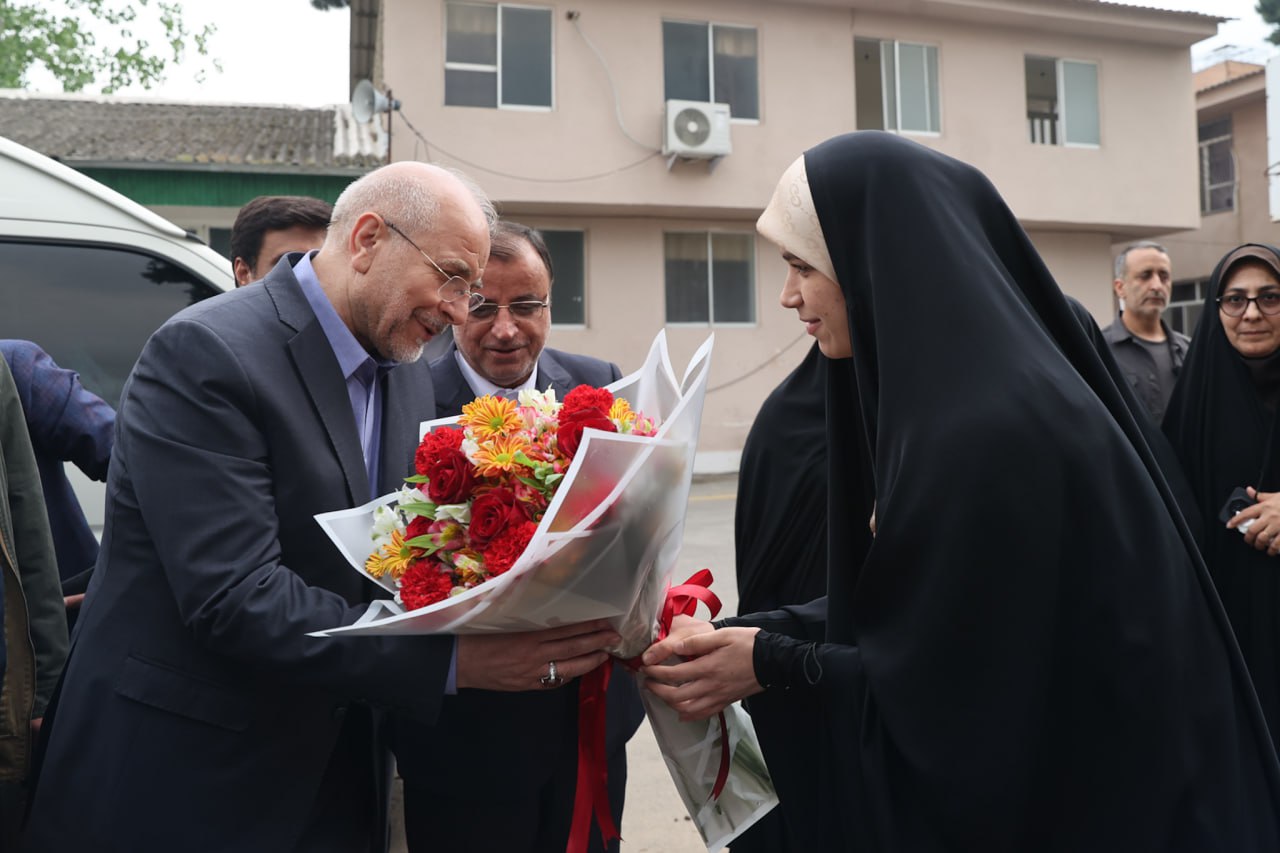 ادای احترام قالیباف به شهید گمنام