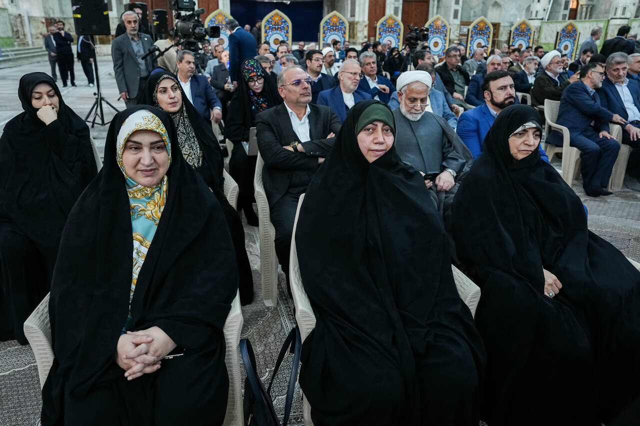 تجدید میثاق رئیس مجلس و نمایندگان با آرمان‌های امام(ره)