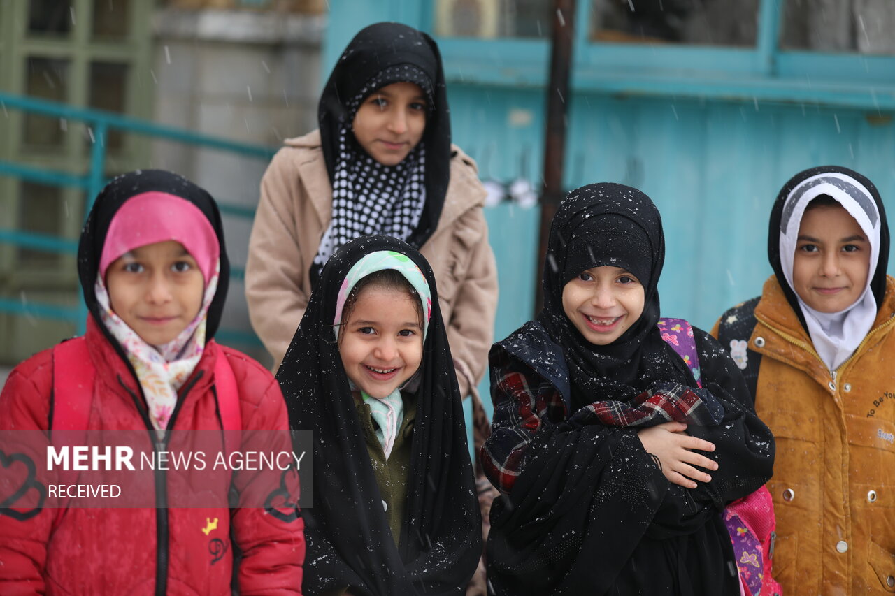 حال و هوای برفی آستان مقدس جمکران