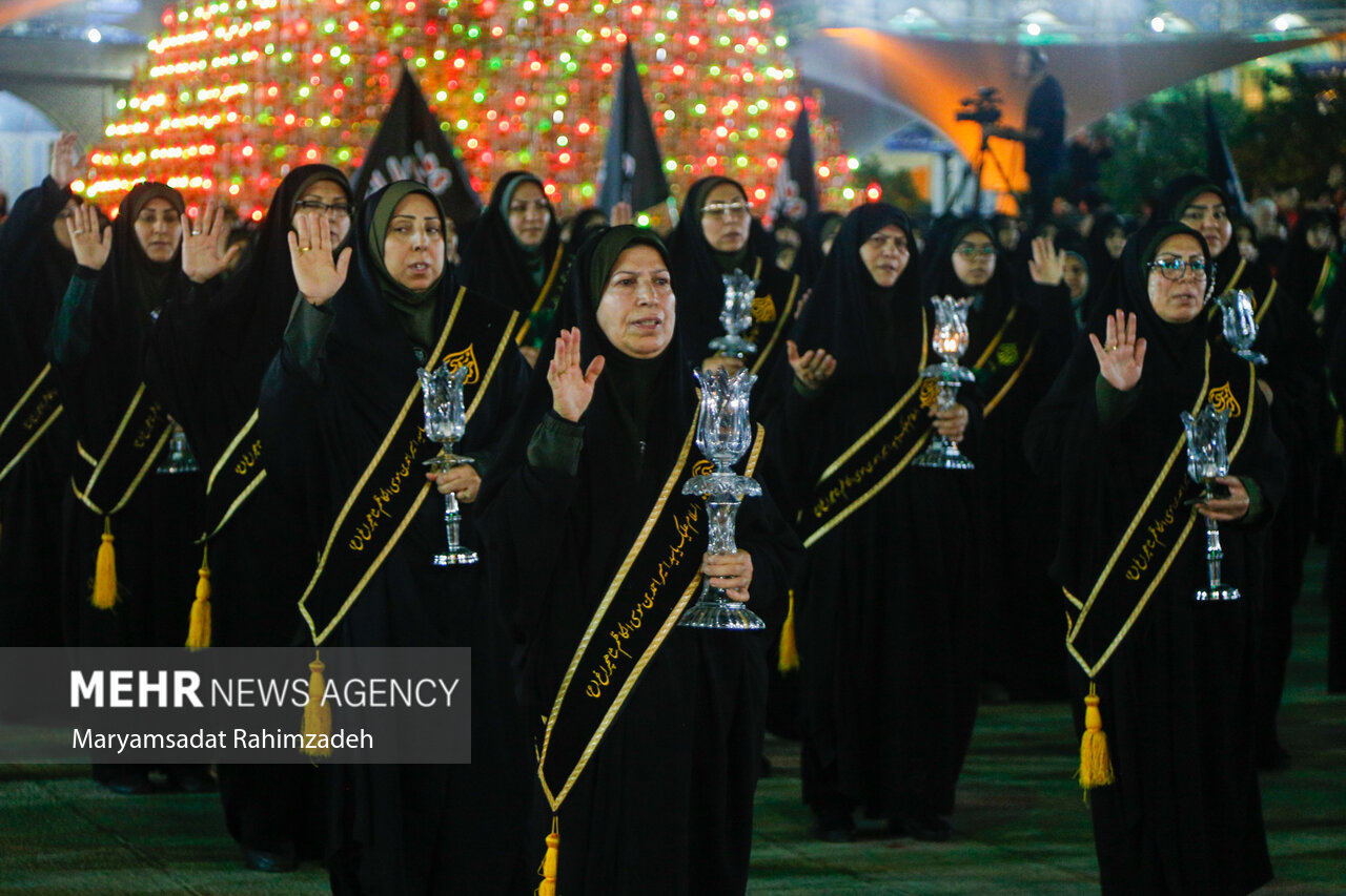 لاله گردانی در حرم شاهچراغ 