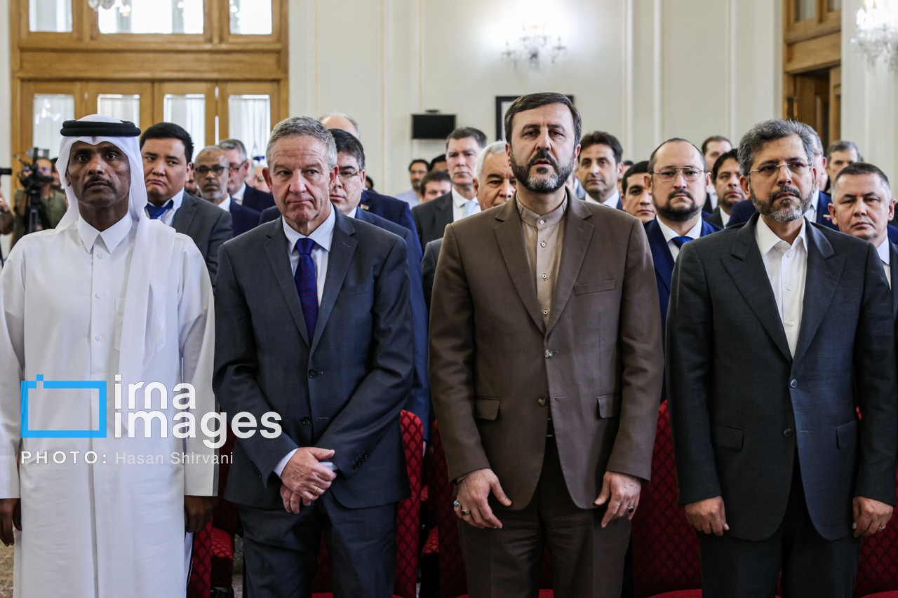 نشست وزیر امورخارجه با سفرای کشور های خارجی