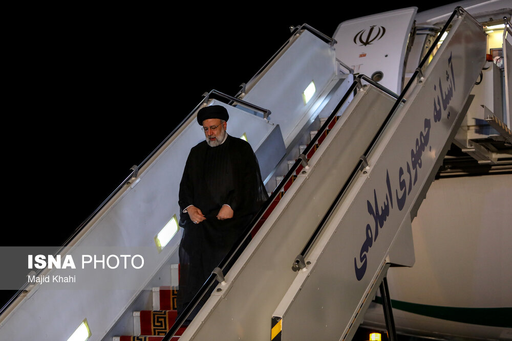 استقبال از رئیس جمهور در بازگشت از اندونزی