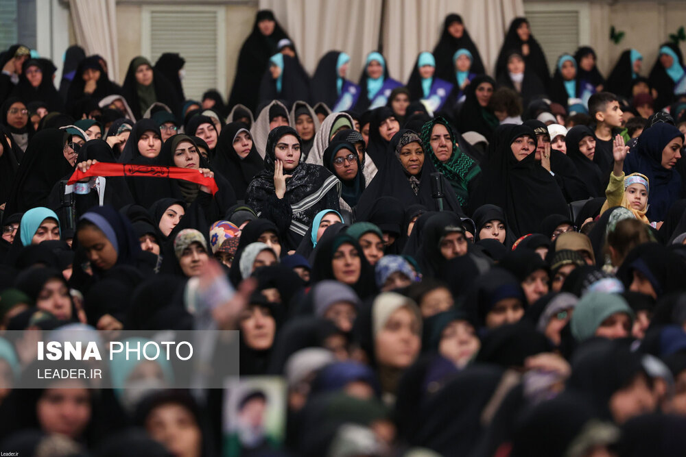  دیدار هزاران نفر از زنان و دختران با رهبر انقلاب