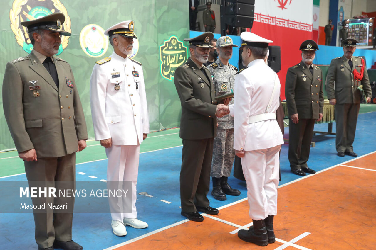 مراسم دانش‌آموختگی دانشجویان دانشگاه‌های افسری آجا