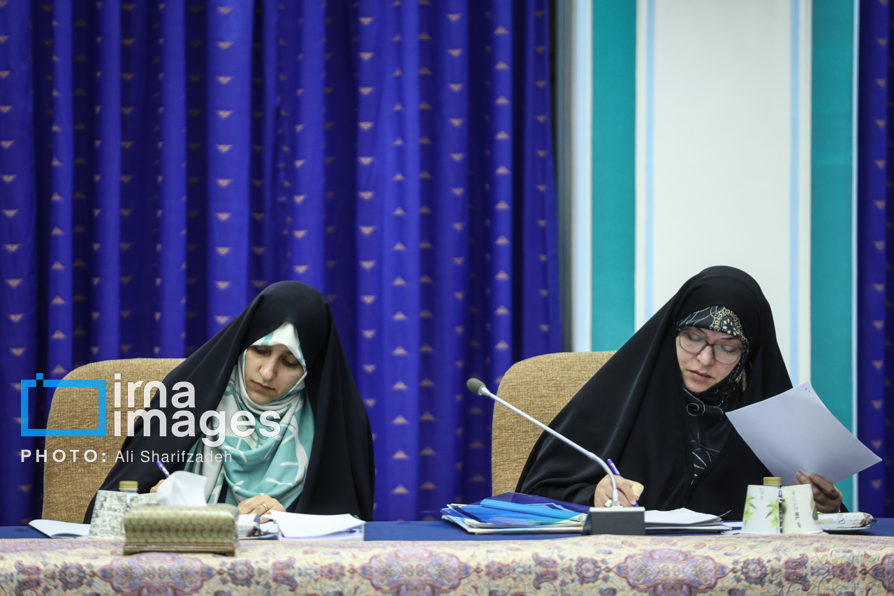 جلسه شورای عالی انقلاب فرهنگی